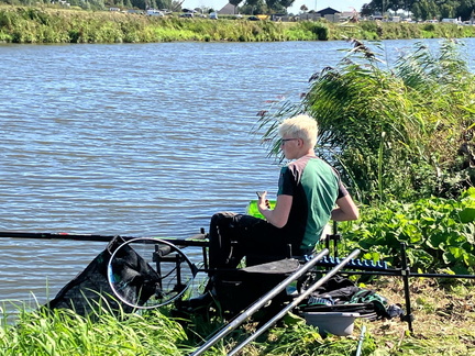 dbb5a180-0f0f-4313-bd4a-7ae3c4e5327c